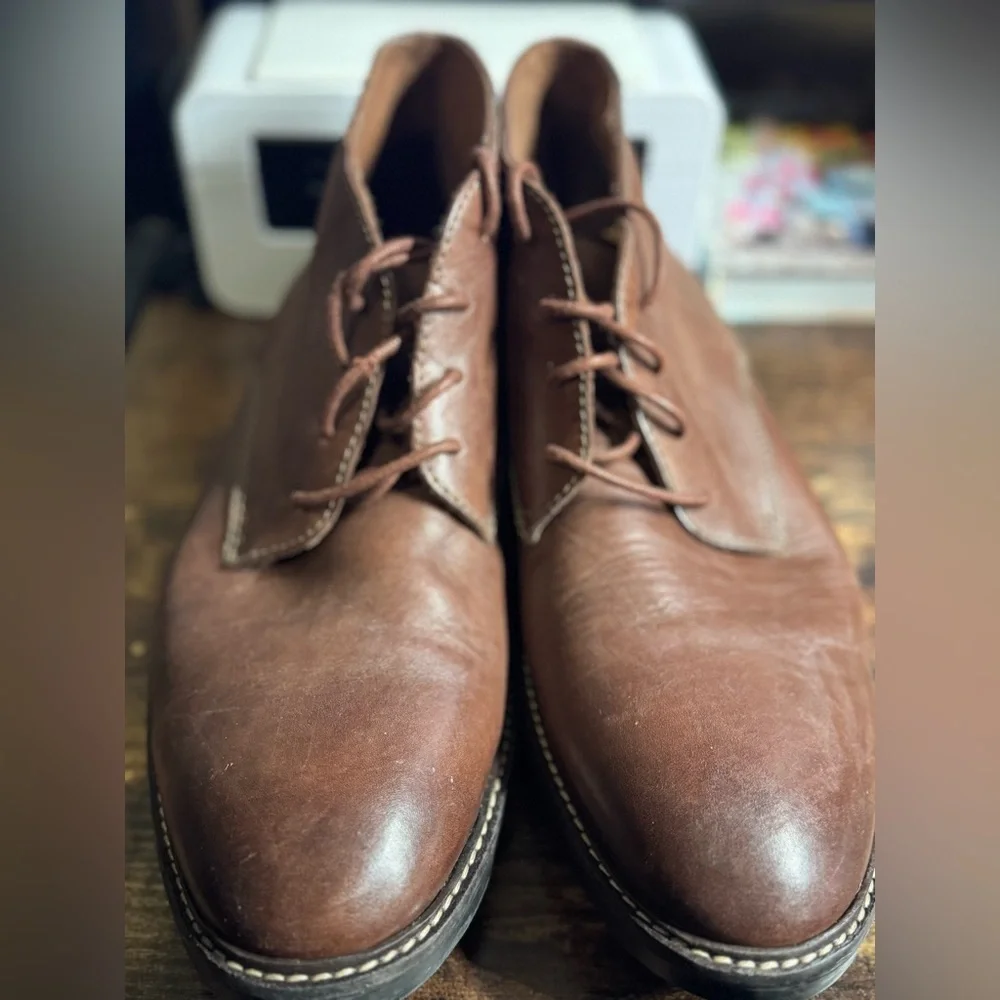 👞 Clark's Brown Leather Lace-Up Chukka Boots - Men's Size 11 M